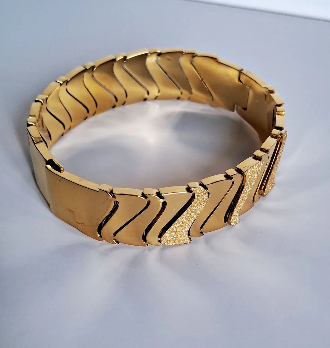 20309 Gold Plated Bangle
