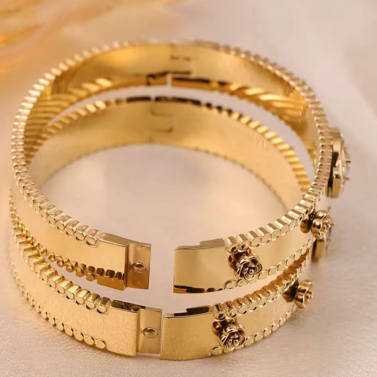 20320 Gold Plated Bangle