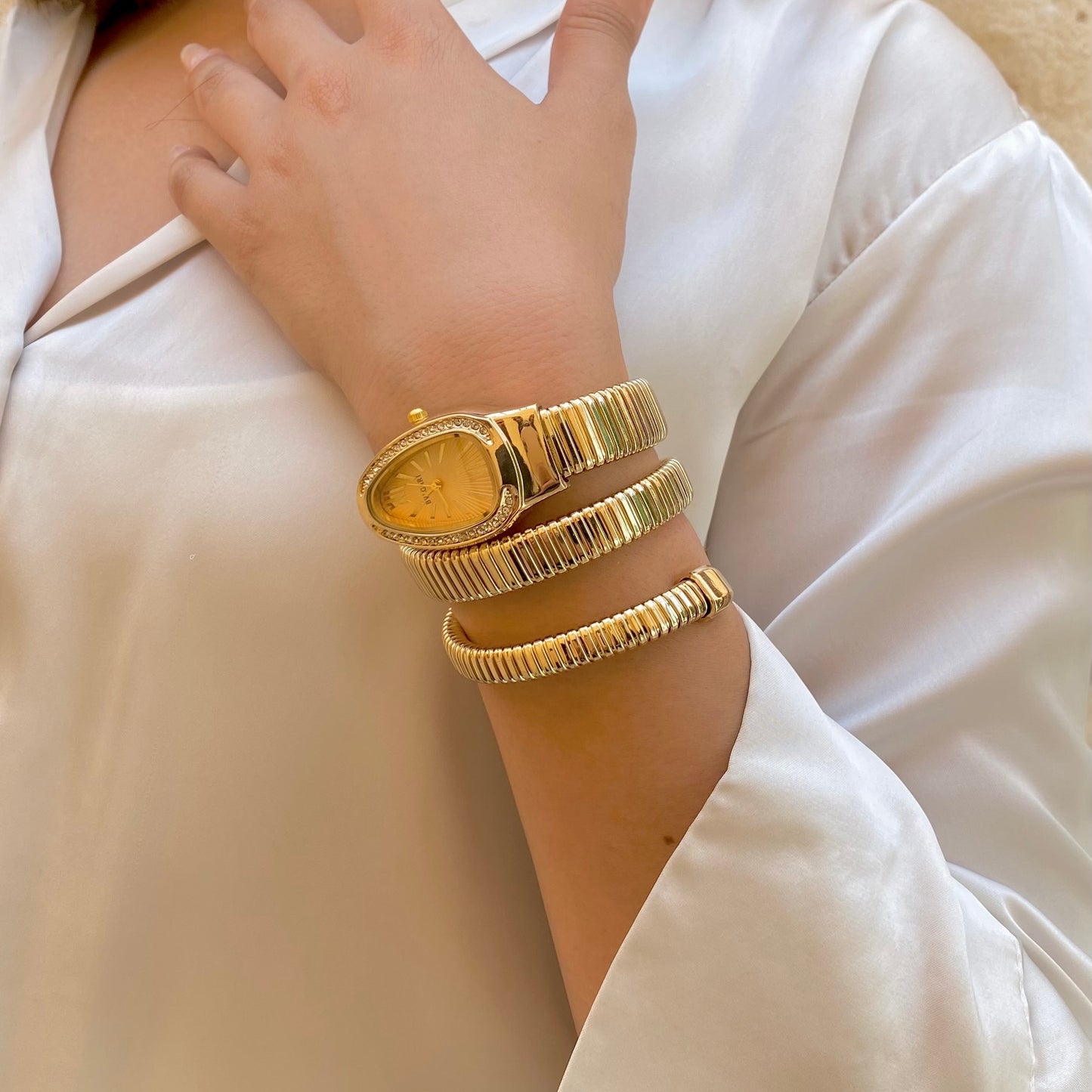 0001 BVLGARI Snake Watch