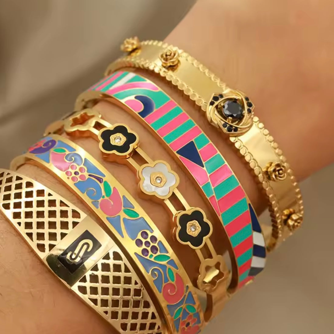 20320 Gold Plated Bangle