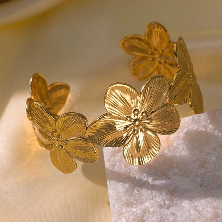20304 Gold Plated Bangle