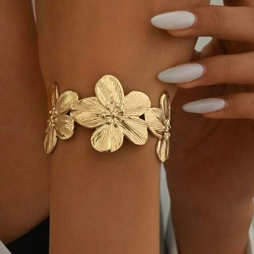 20304 Gold Plated Bangle