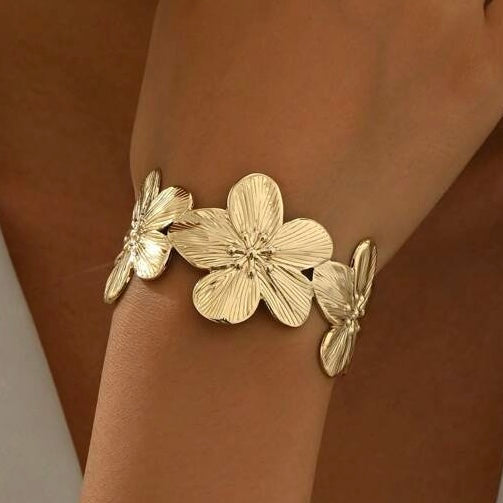 20304 Gold Plated Bangle