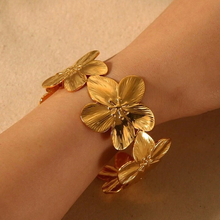 20304 Gold Plated Bangle