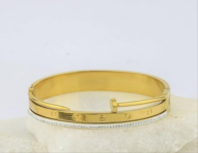 20334 Gold Plated Bangle