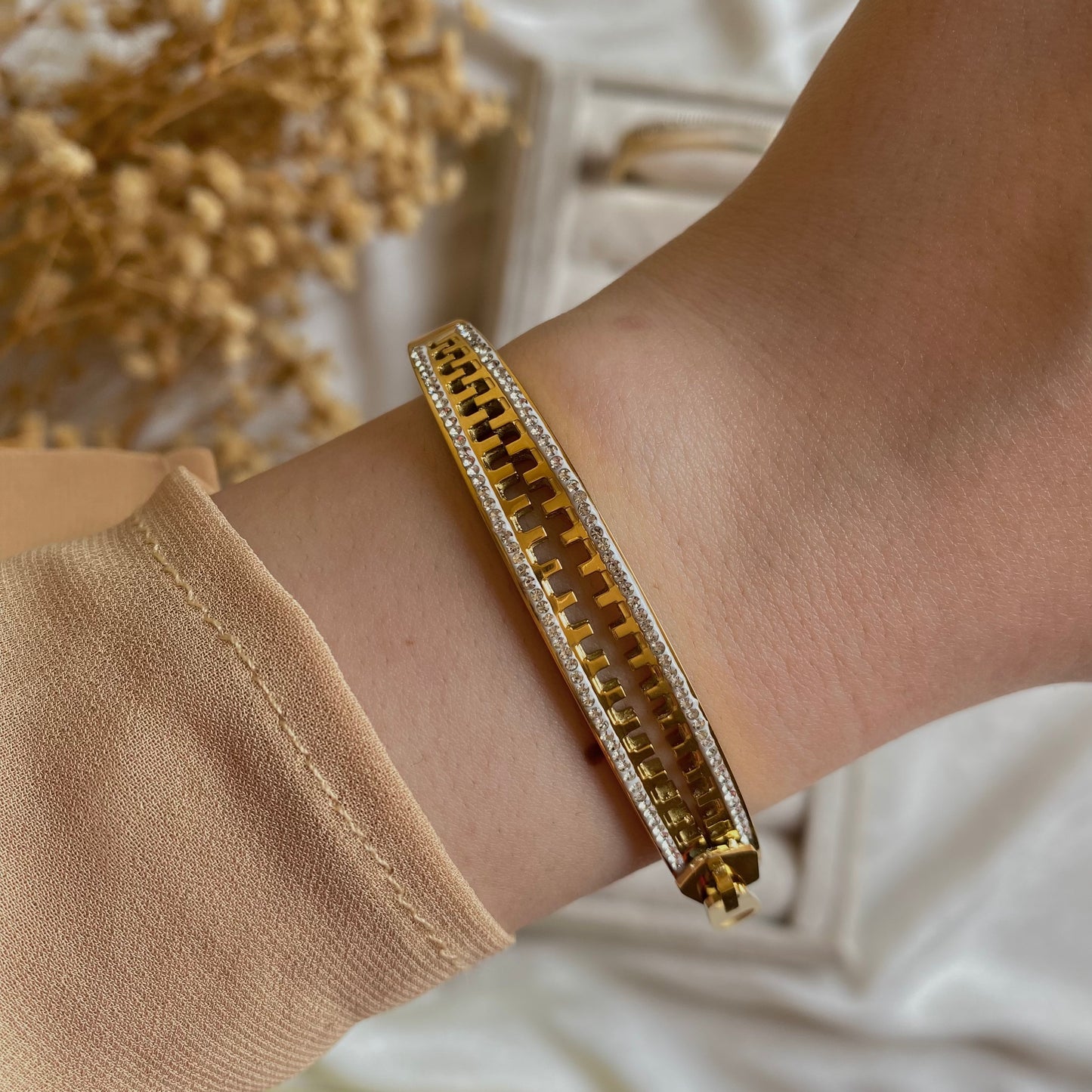 20313 Gold Plated Bangle