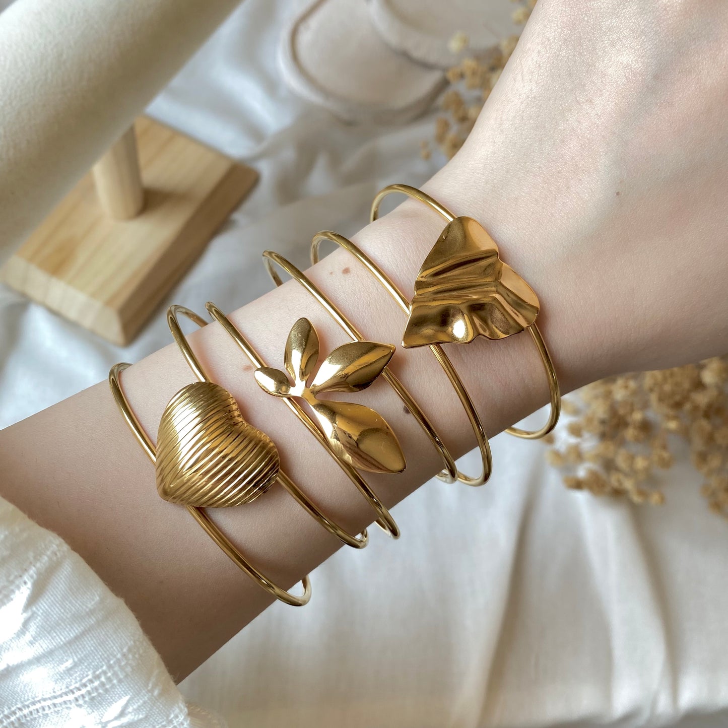 20343 Gold Plated Bangle