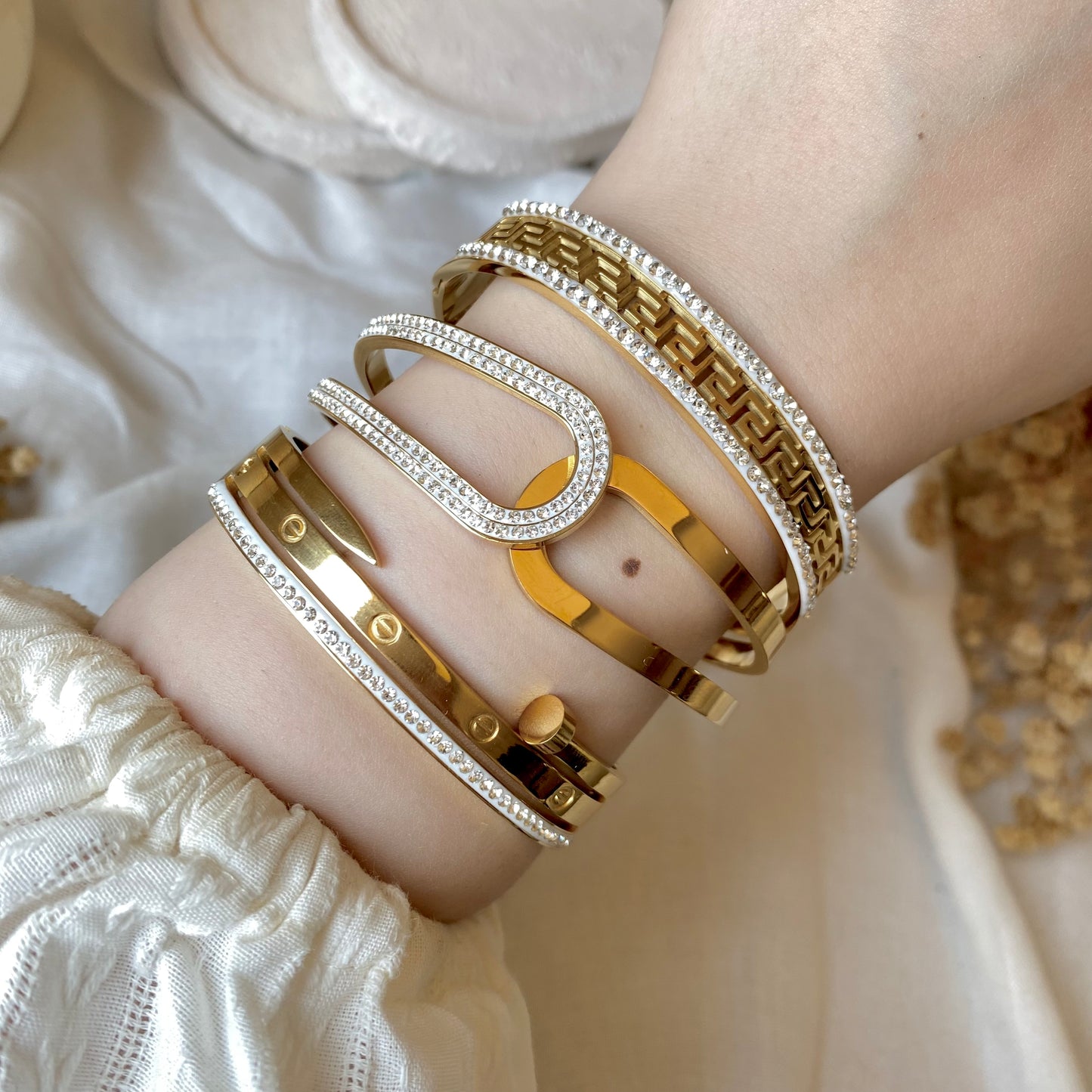 20317 Gold Plated Bangle