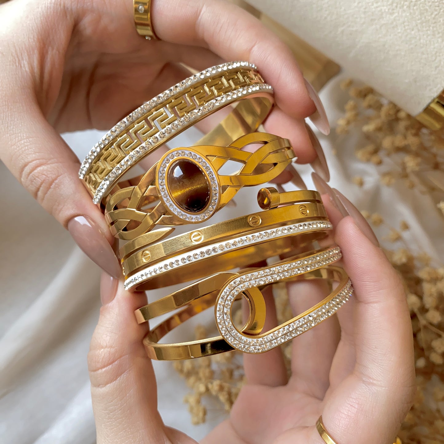20317 Gold Plated Bangle