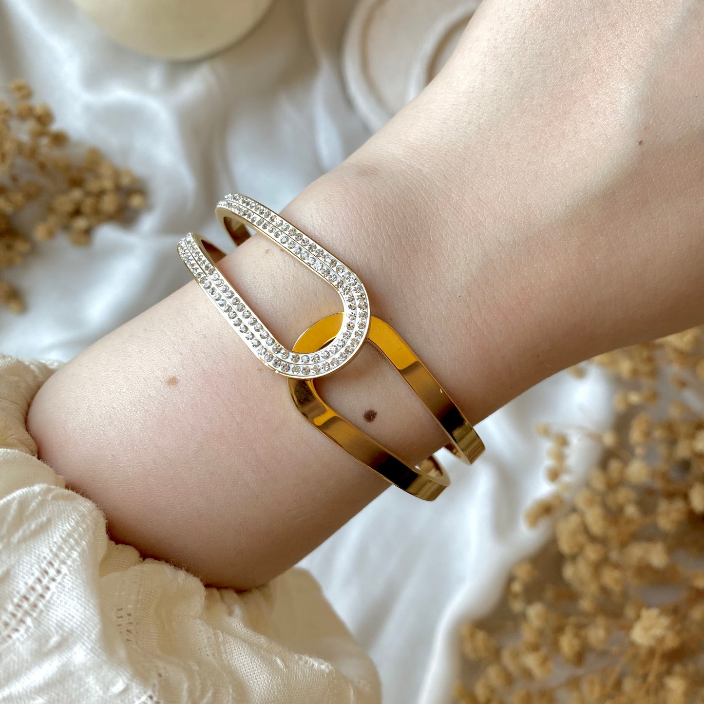 20317 Gold Plated Bangle