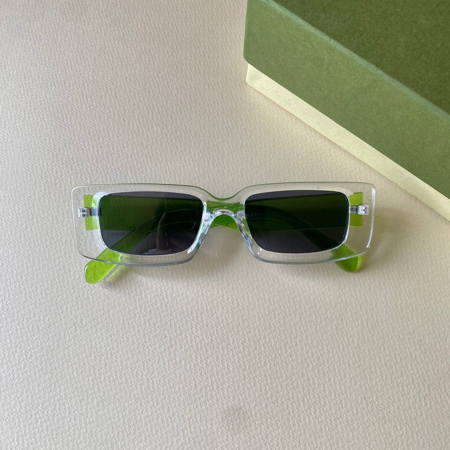 0009-1 Bold Style Rectangular Sunglasses