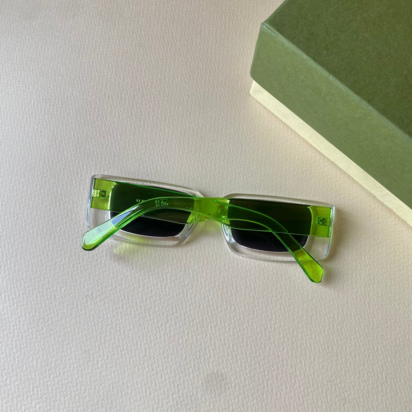 0009-1 Bold Style Rectangular Sunglasses