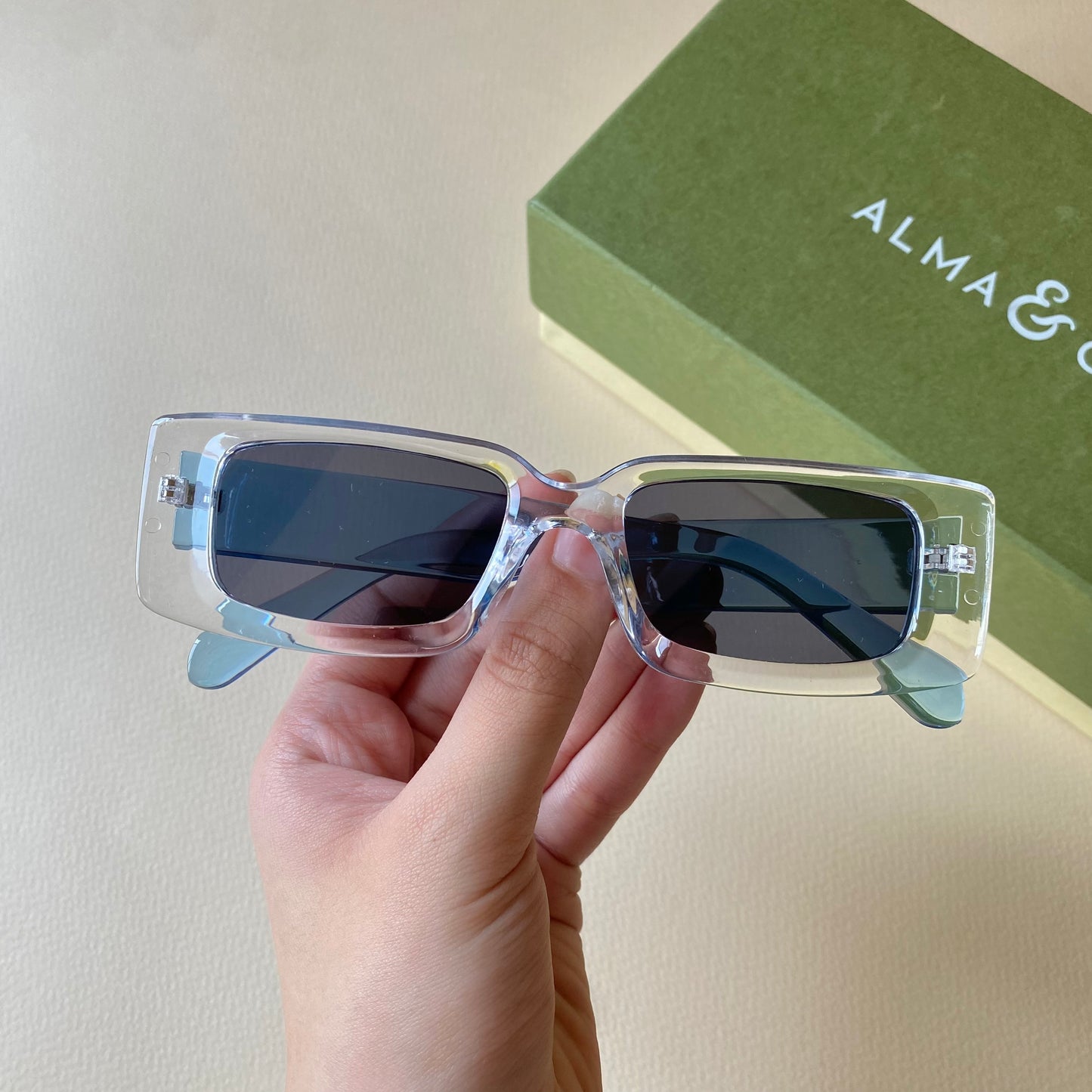 0009-3 Bold Style Rectangular Sunglasses