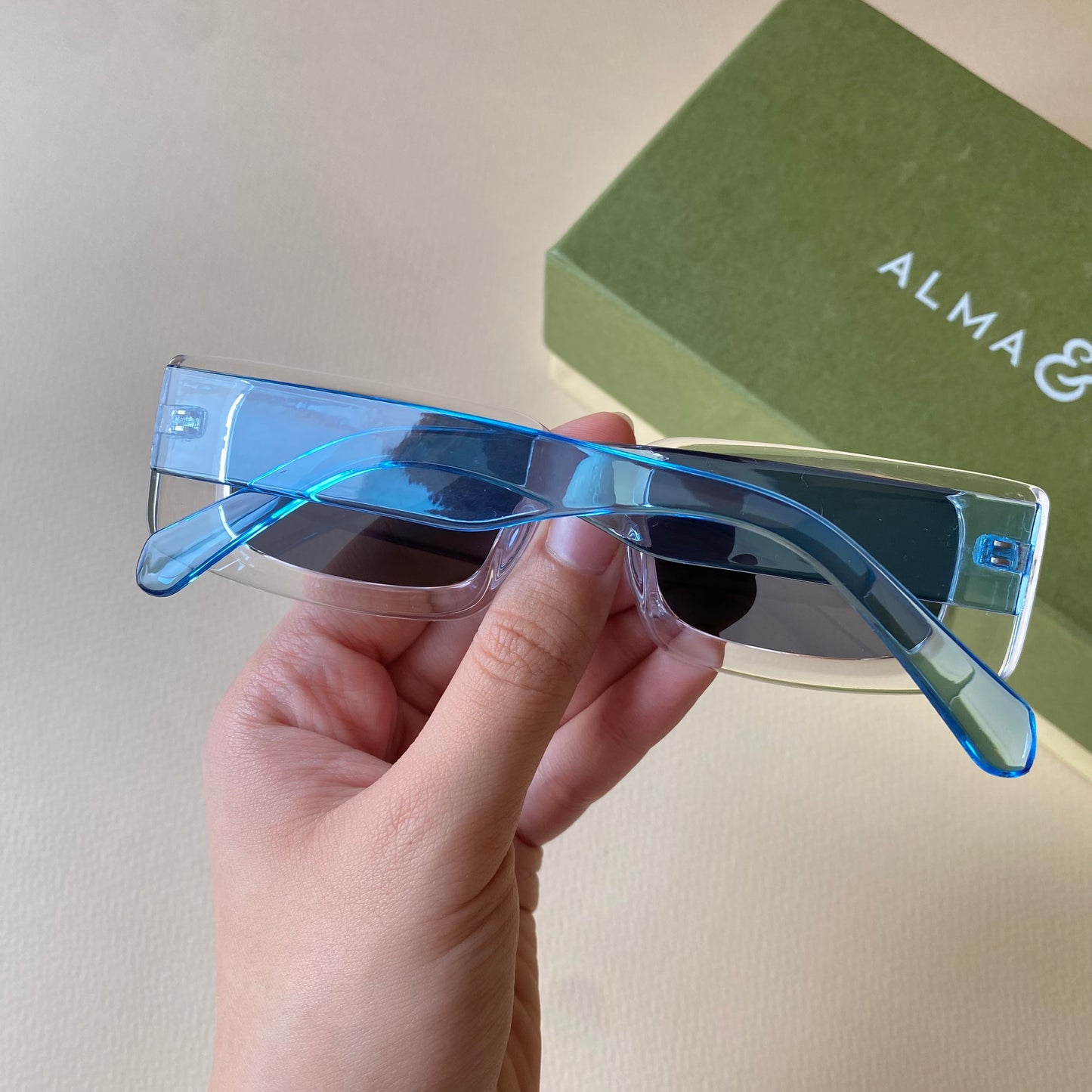 0009-3 Bold Style Rectangular Sunglasses