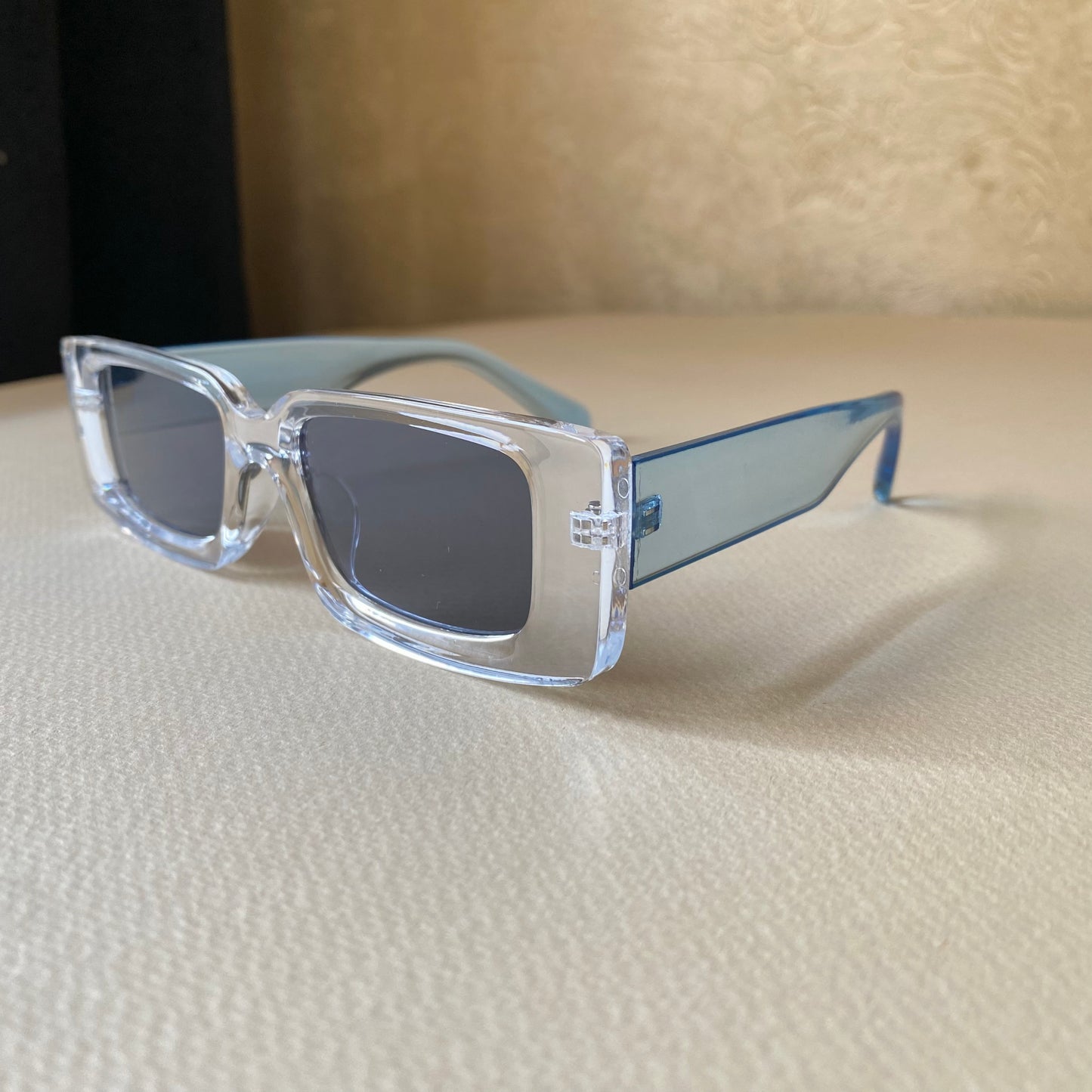 0009-3 Bold Style Rectangular Sunglasses