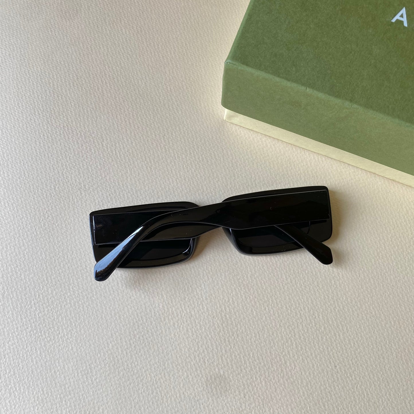 0009-2 Bold Style Rectangular Sunglasses