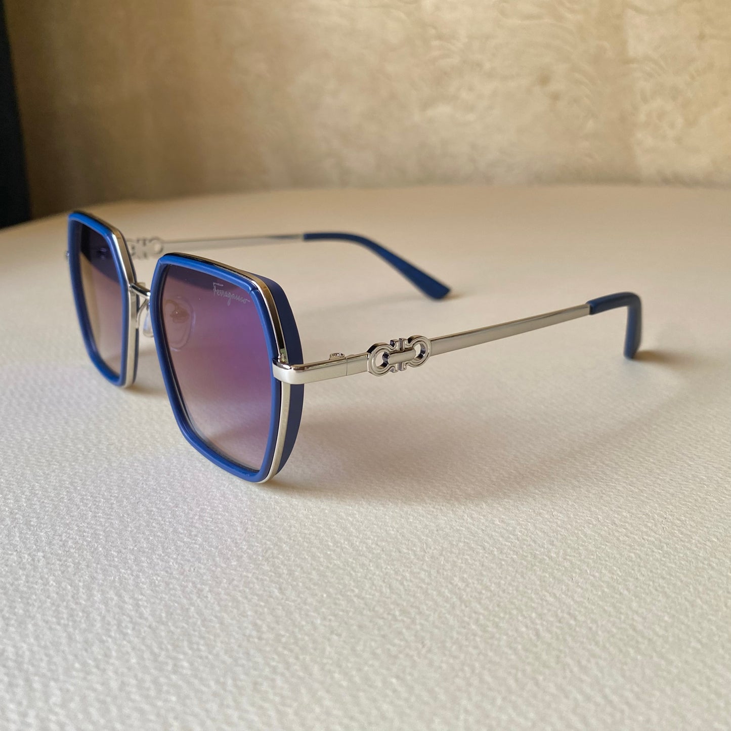 0010-1 Designer-Inspired Metal Frame Sunglasses