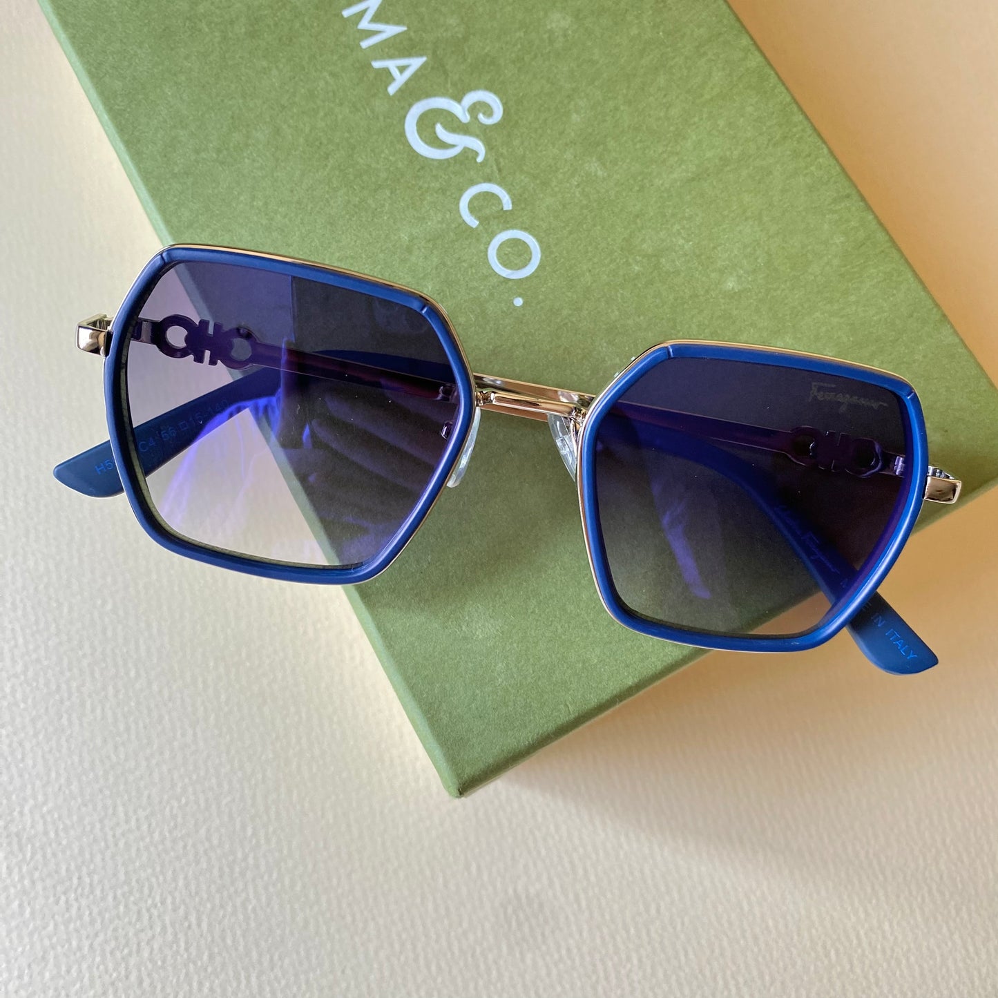 0010-1 Designer-Inspired Metal Frame Sunglasses
