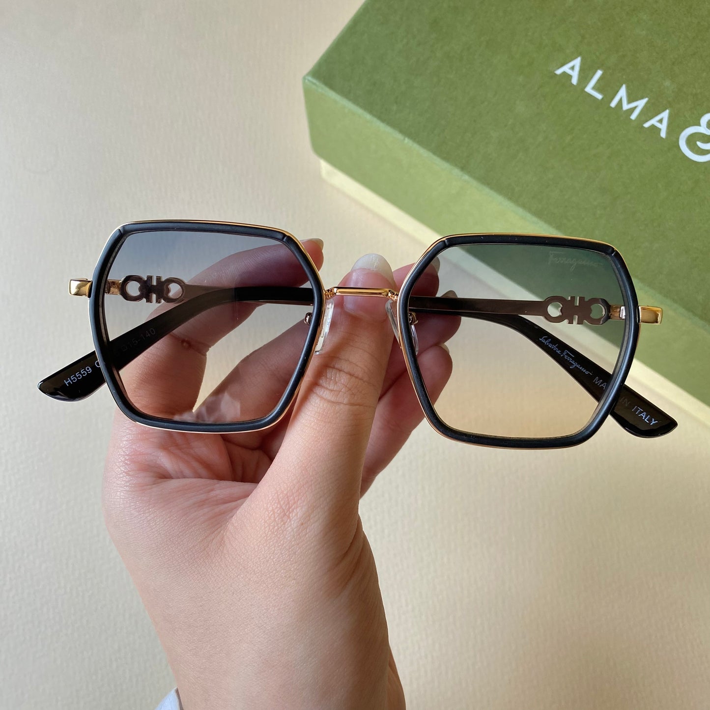 0010-2 Designer-Inspired Metal Frame Sunglasses