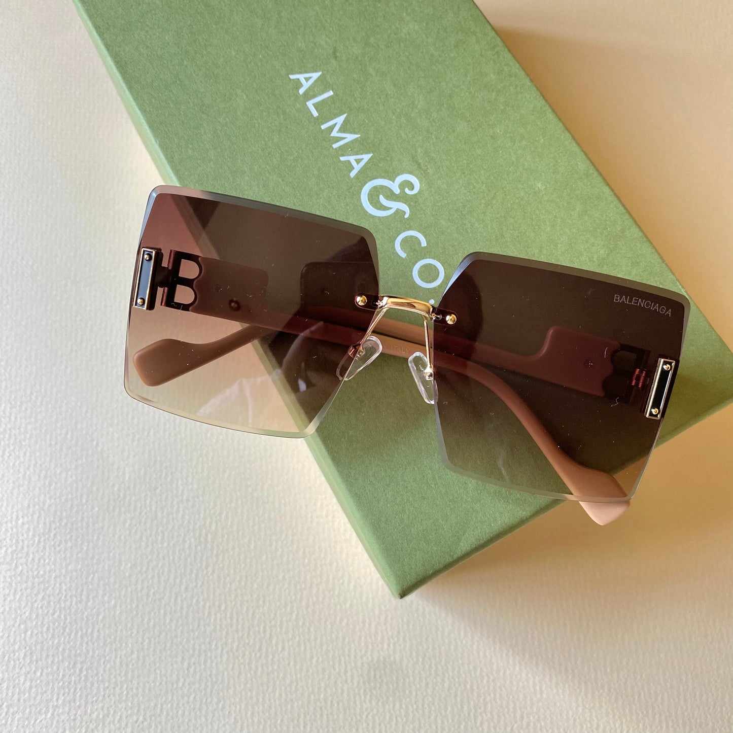 0003-2 Luxury Flat-Top Shades