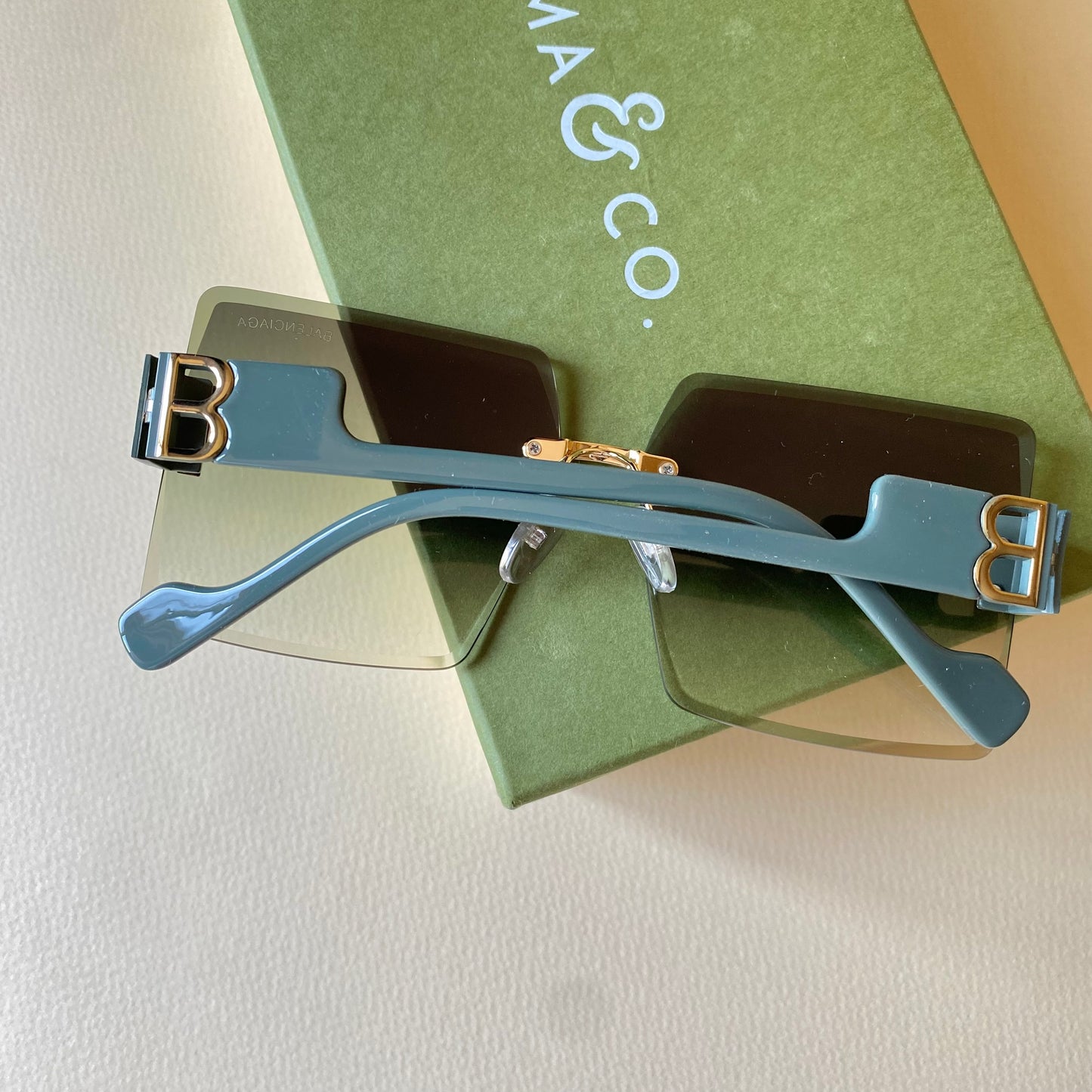 0003-4 Luxury Flat-Top Shades