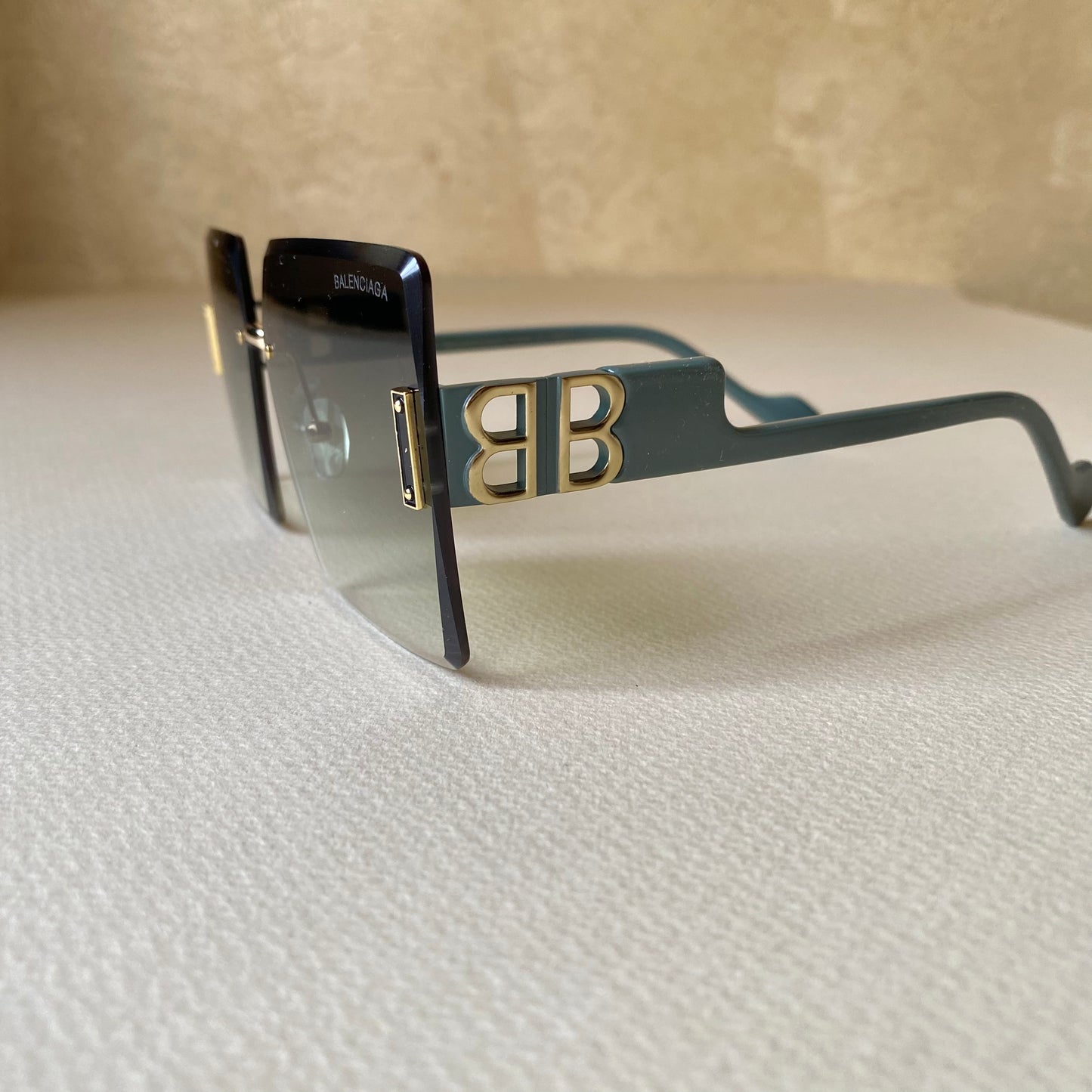 0003-4 Luxury Flat-Top Shades