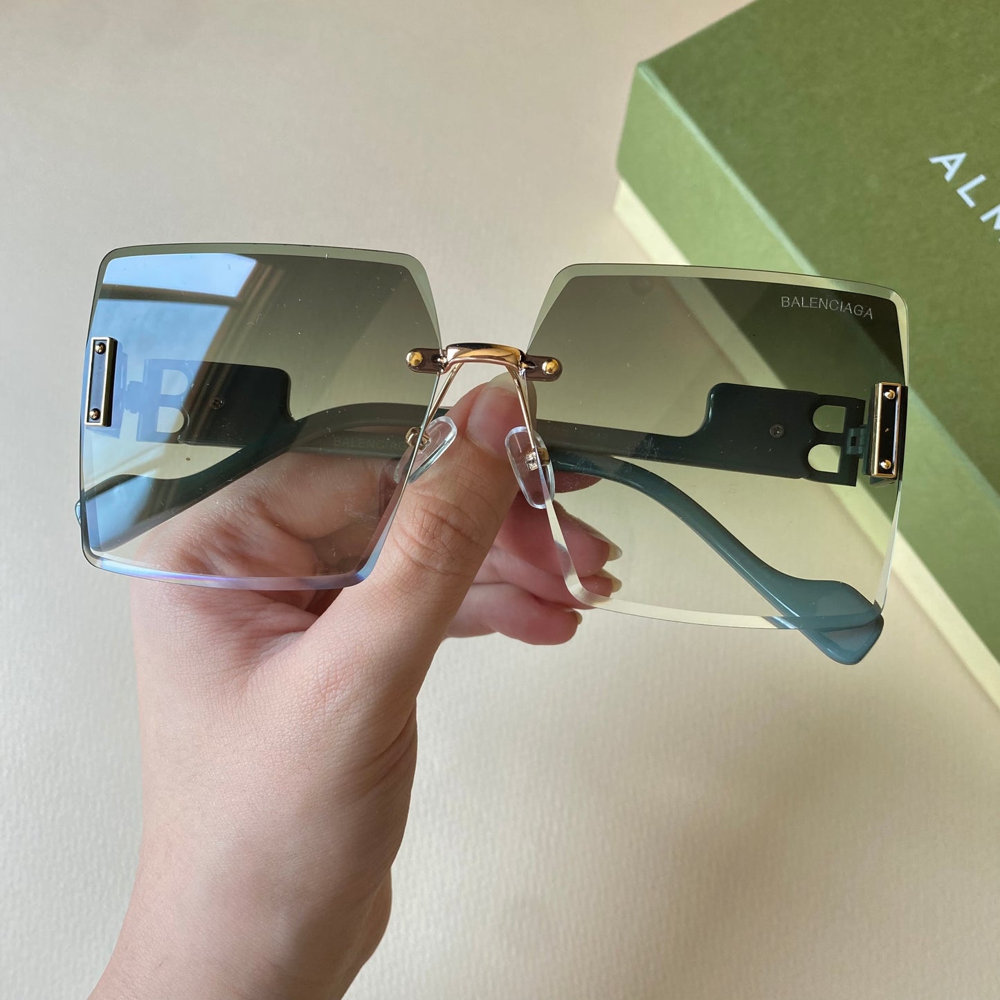 0003-4 Luxury Flat-Top Shades