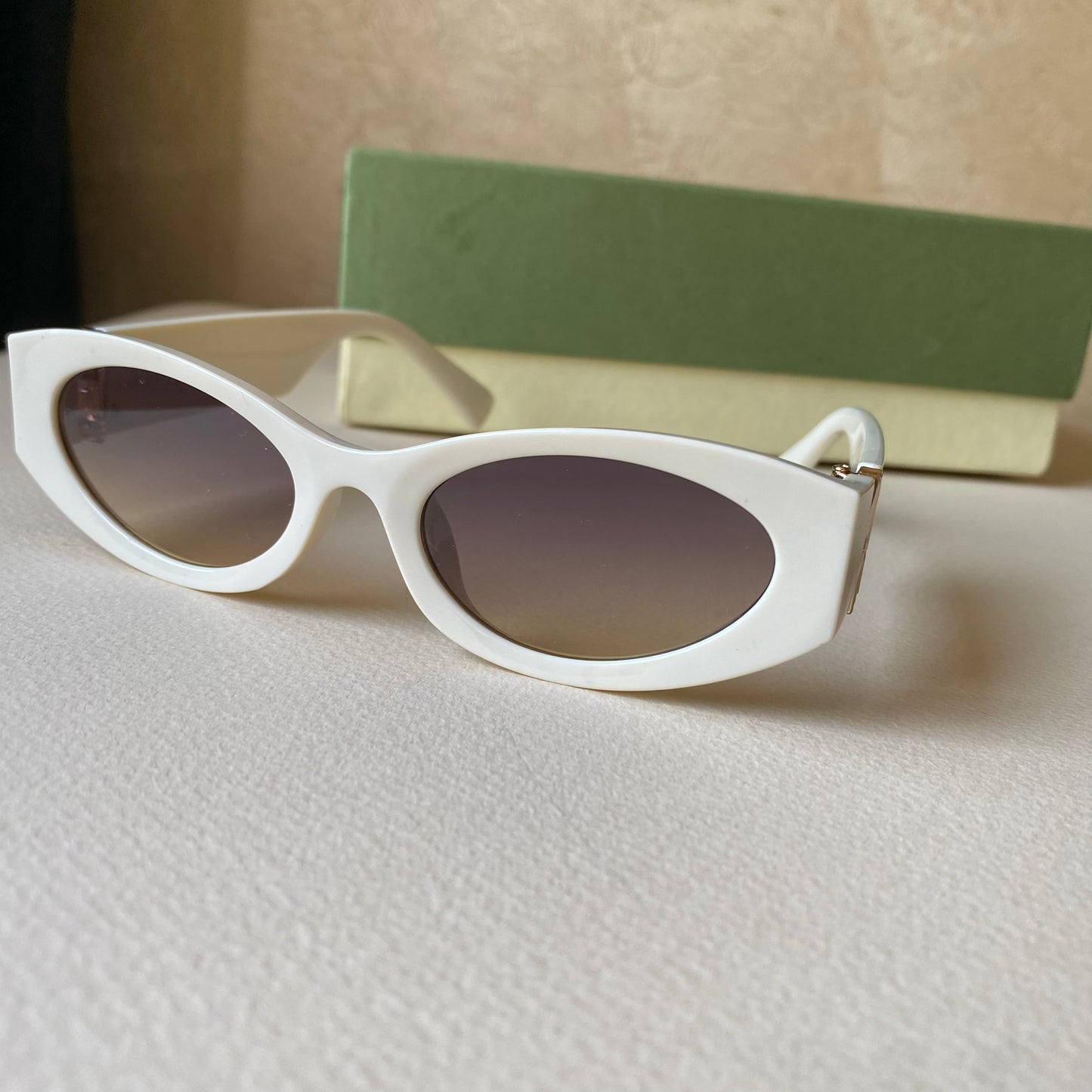 0001-1 Chunky Oval Sunglasses