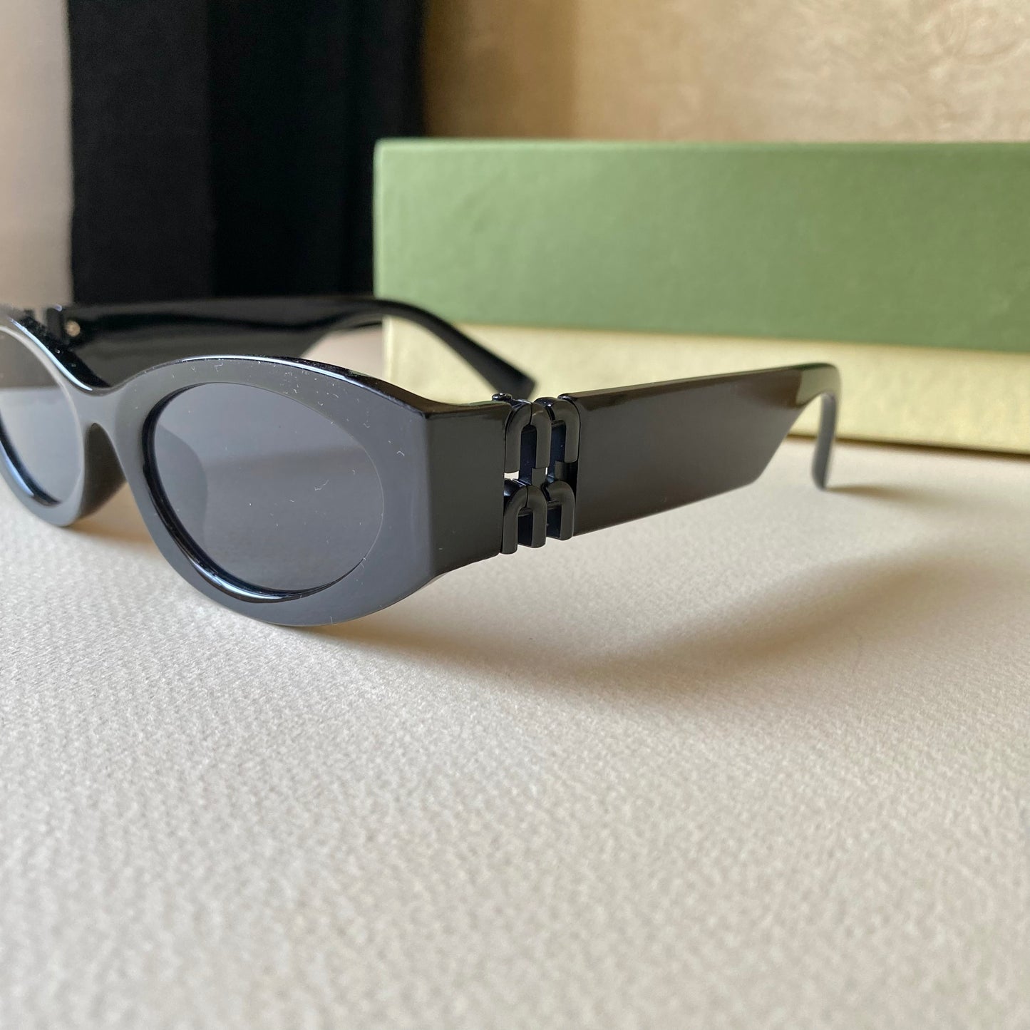0001-3 Chunky Oval Sunglasses