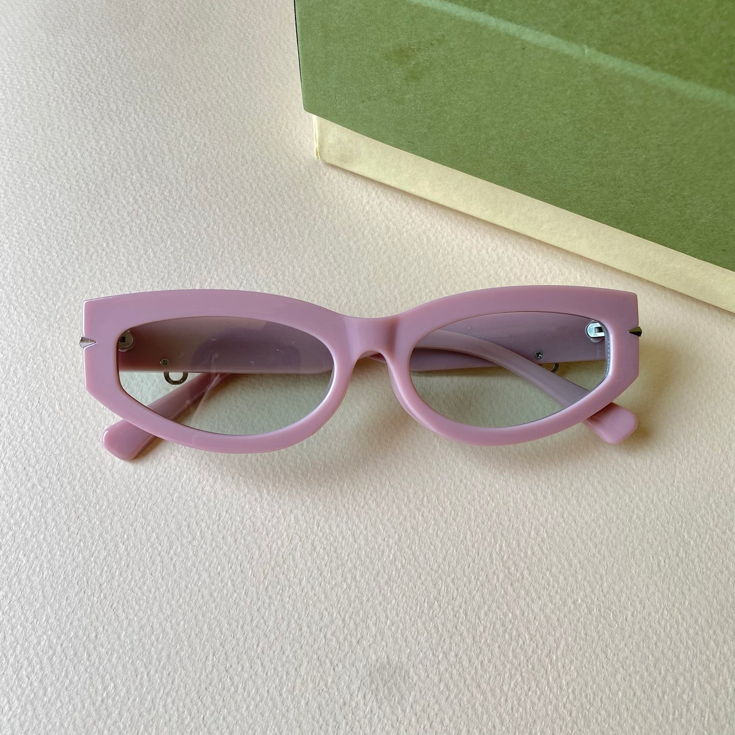 0004-2 Modern Oval Frame Sunglasses