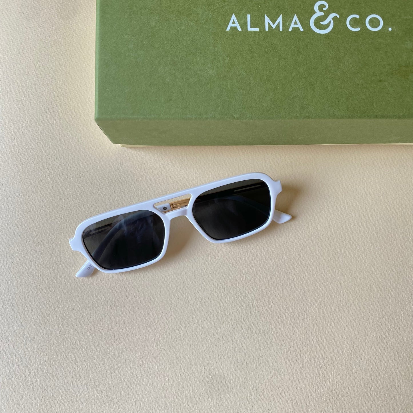 0012-1 Goldline Luxe Shades