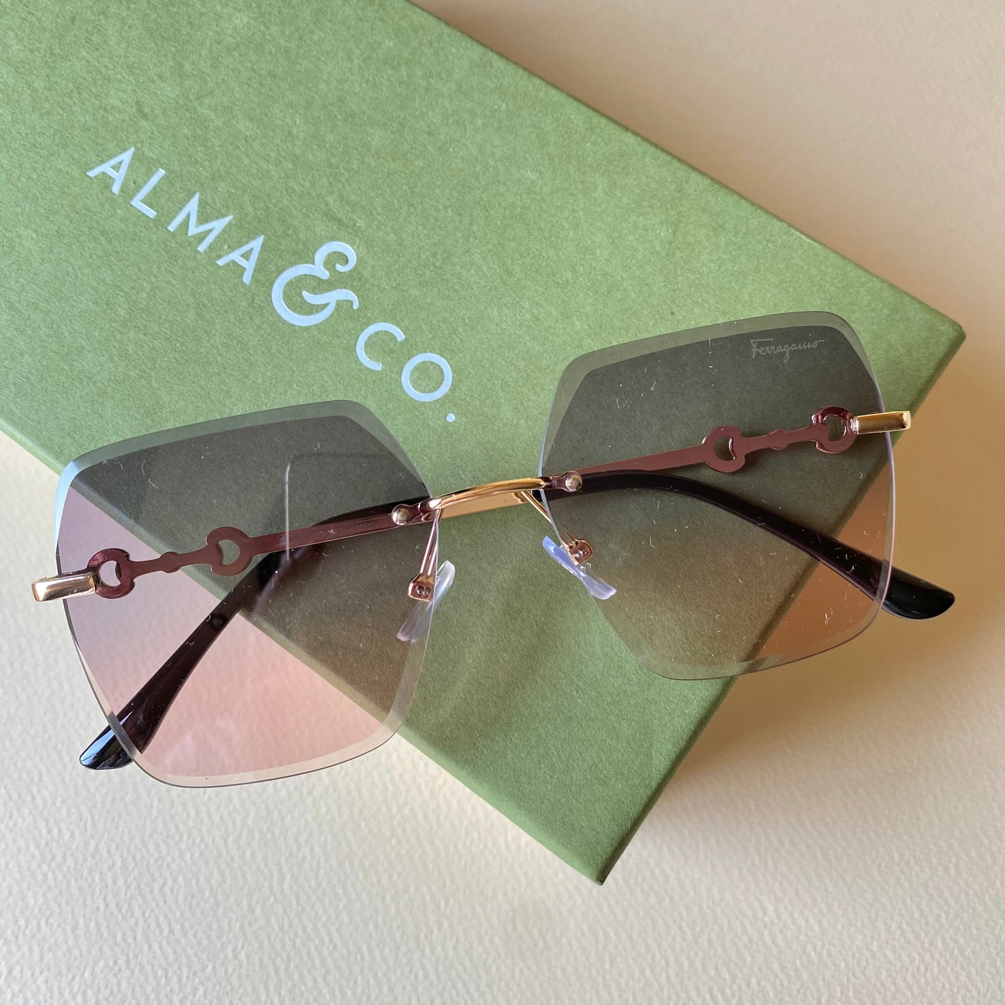 0013-1 AirMuse Gradient Shades