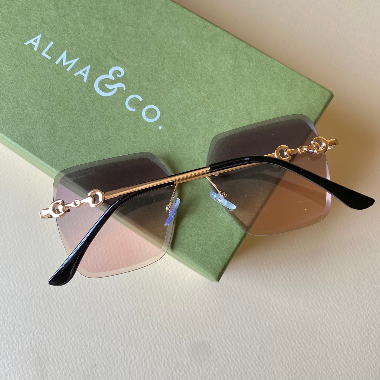 0013-1 AirMuse Gradient Shades