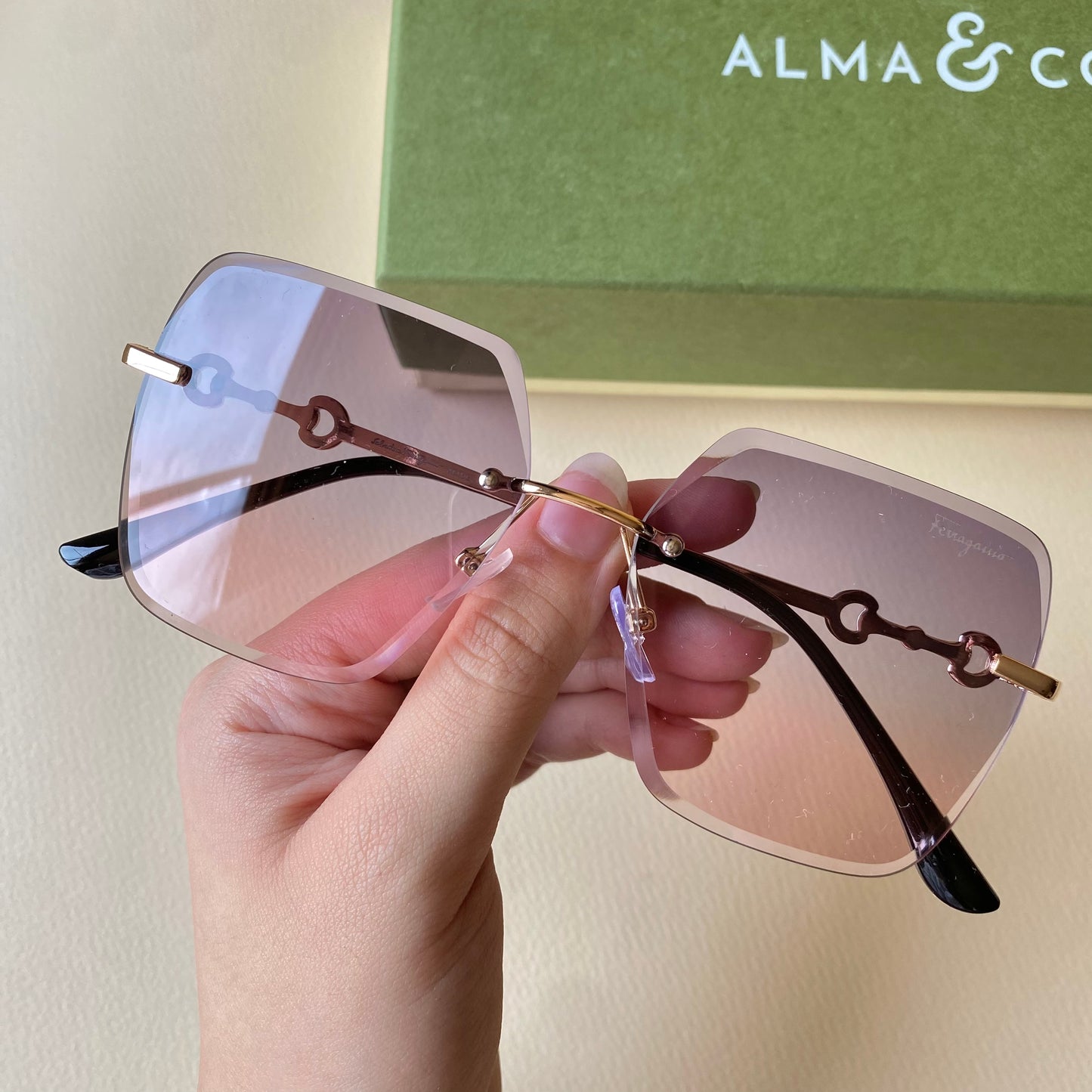 0013-1 AirMuse Gradient Shades