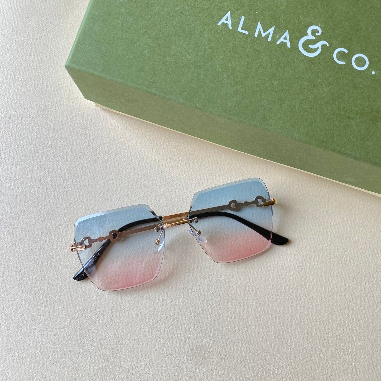 0013-2 AirMuse Gradient Shades