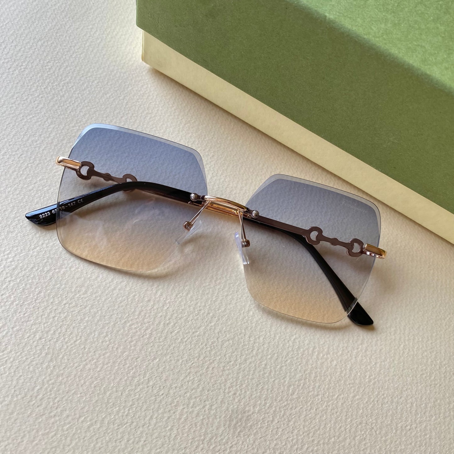 0013-4 AirMuse Gradient Shades