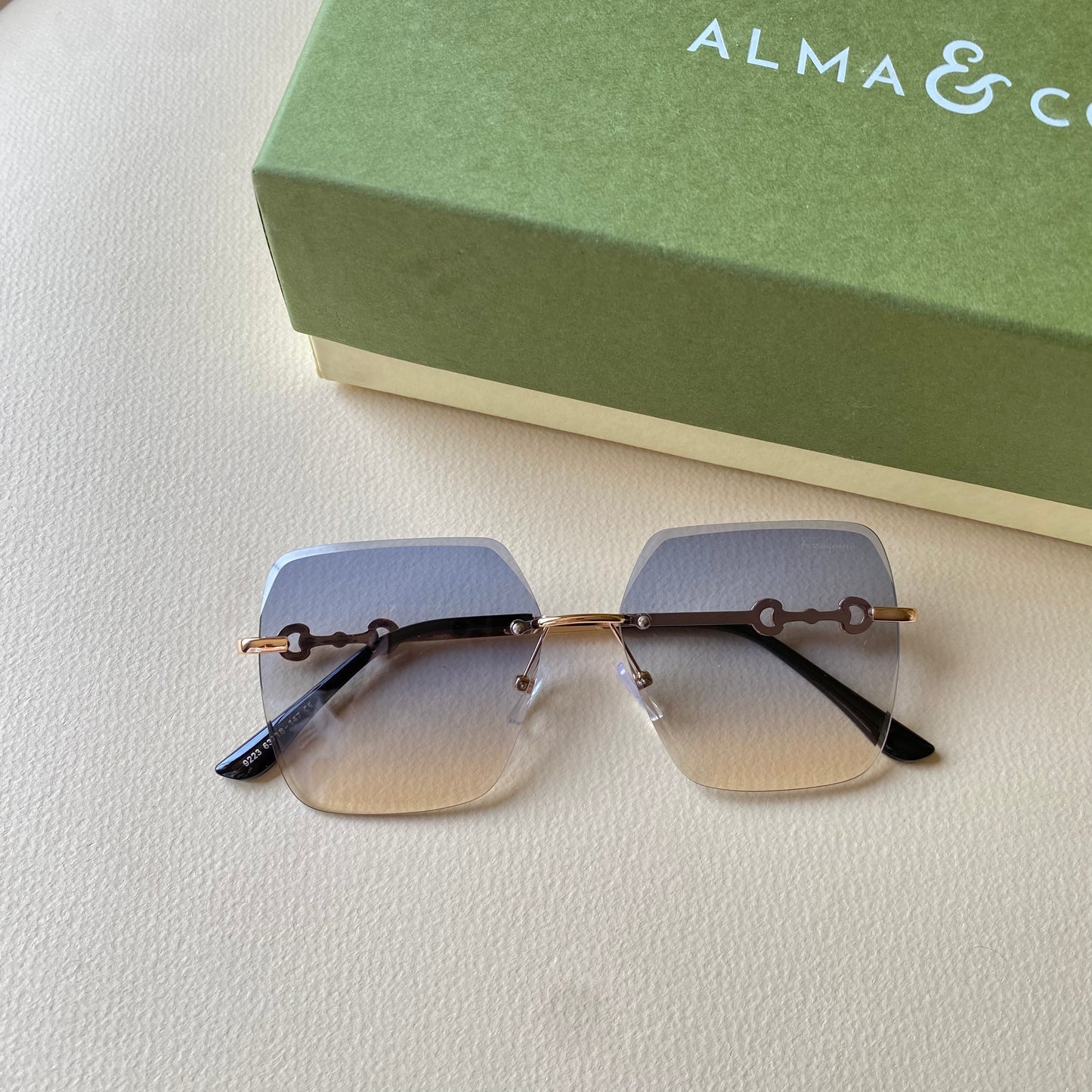 0013-4 AirMuse Gradient Shades
