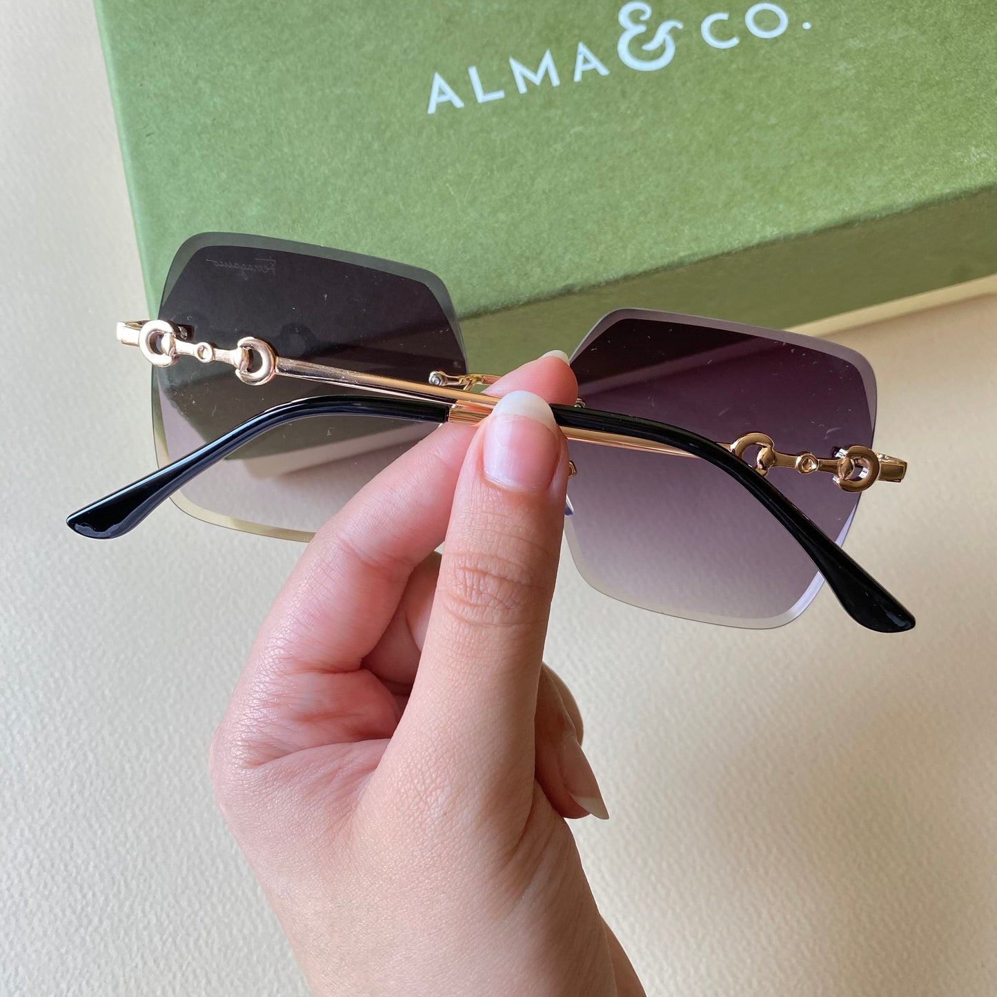 0013-5 AirMuse Gradient Shades
