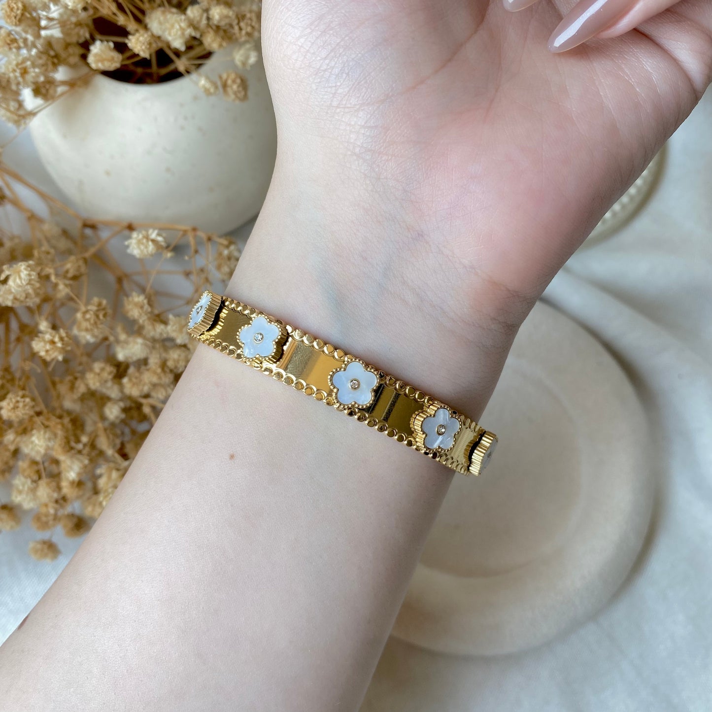20364 Gold Plated Bangle