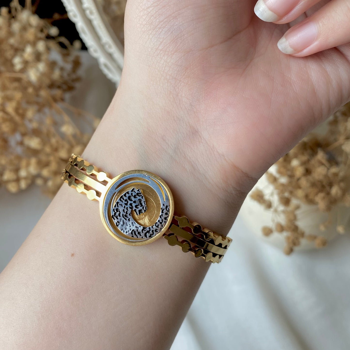 20365 Gold Plated Bangle