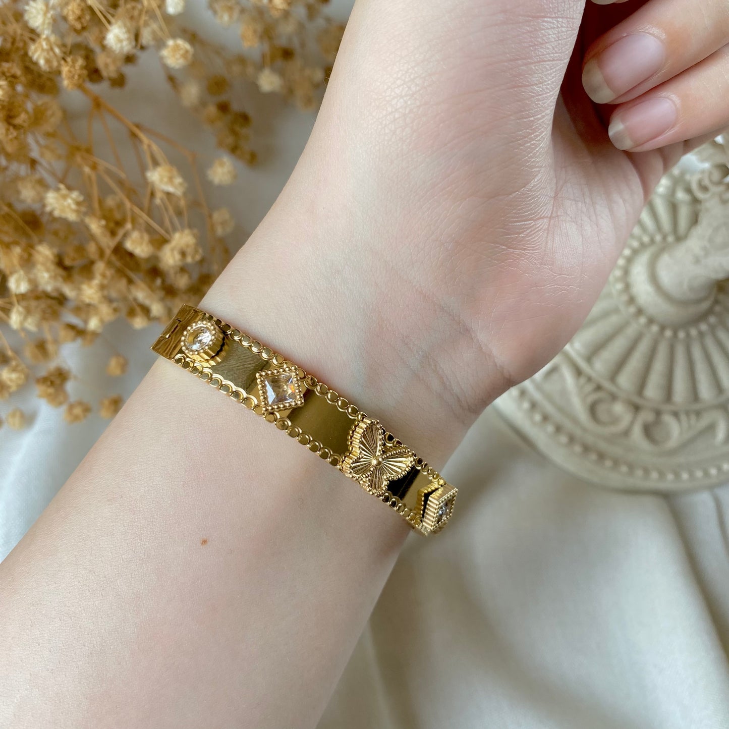 20367 Gold Plated Bangle