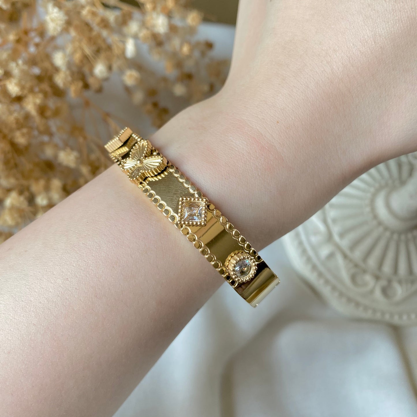 20367 Gold Plated Bangle