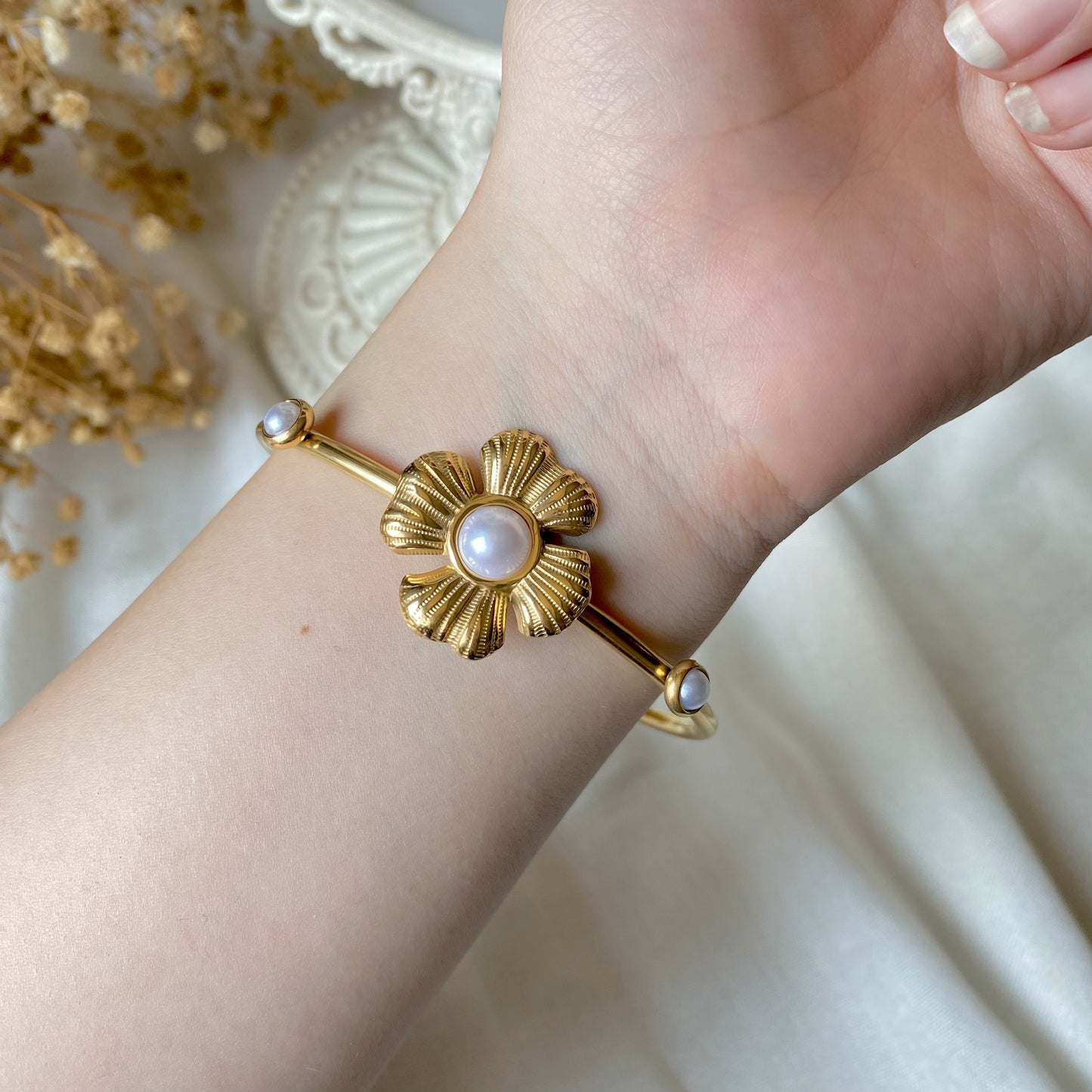 20354 Gold Plated Bangle