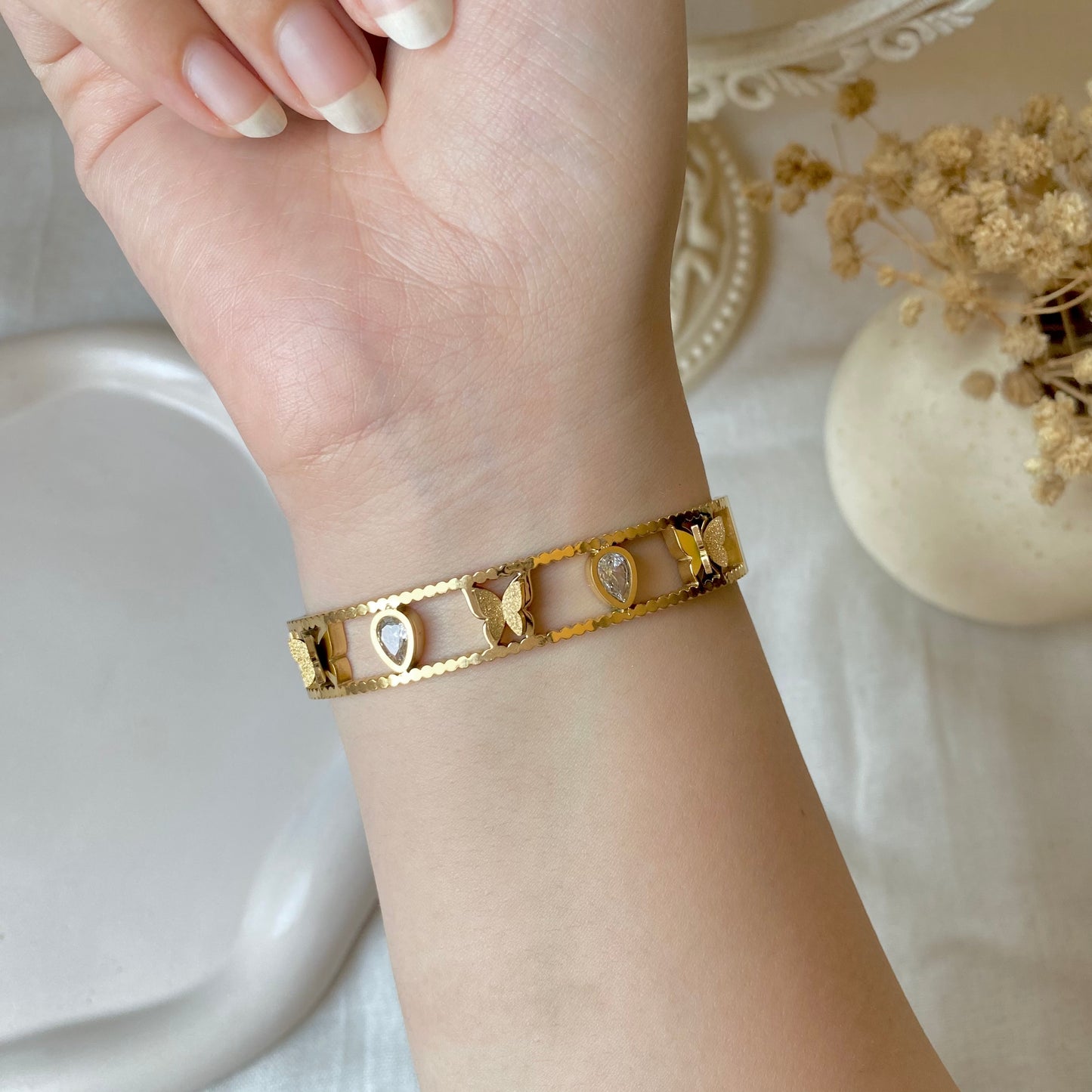 20376 Gold Plated Bangle