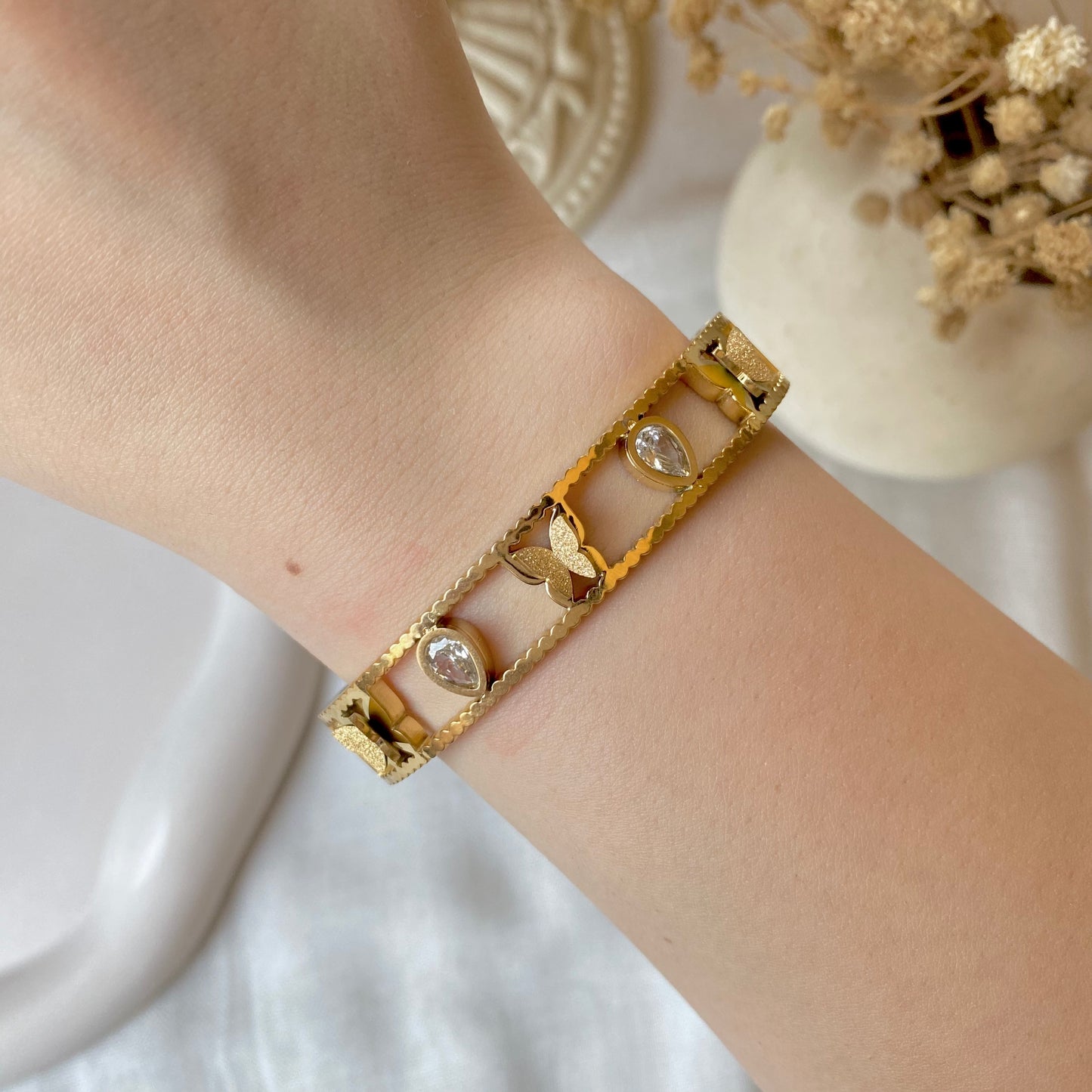 20376 Gold Plated Bangle
