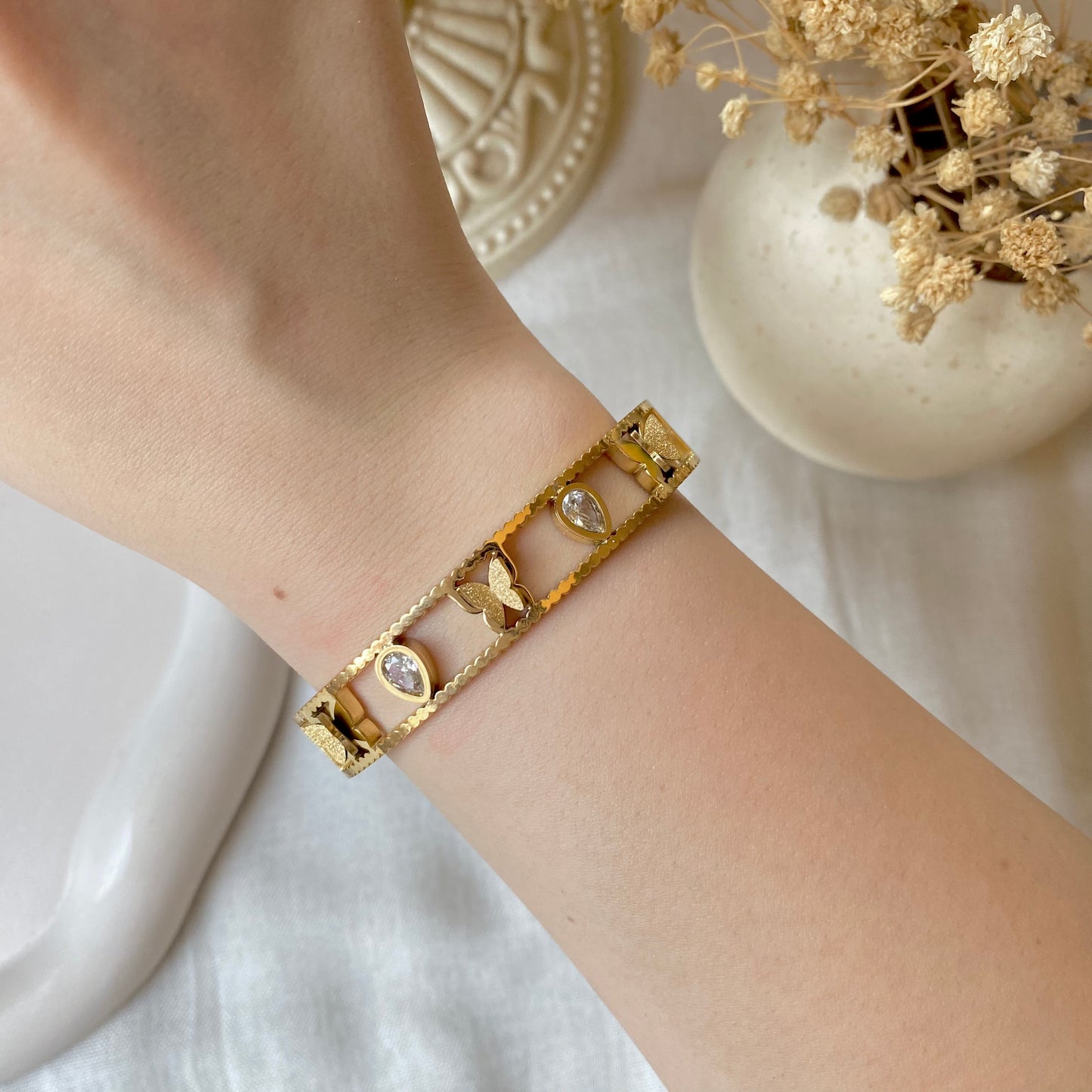 20376 Gold Plated Bangle