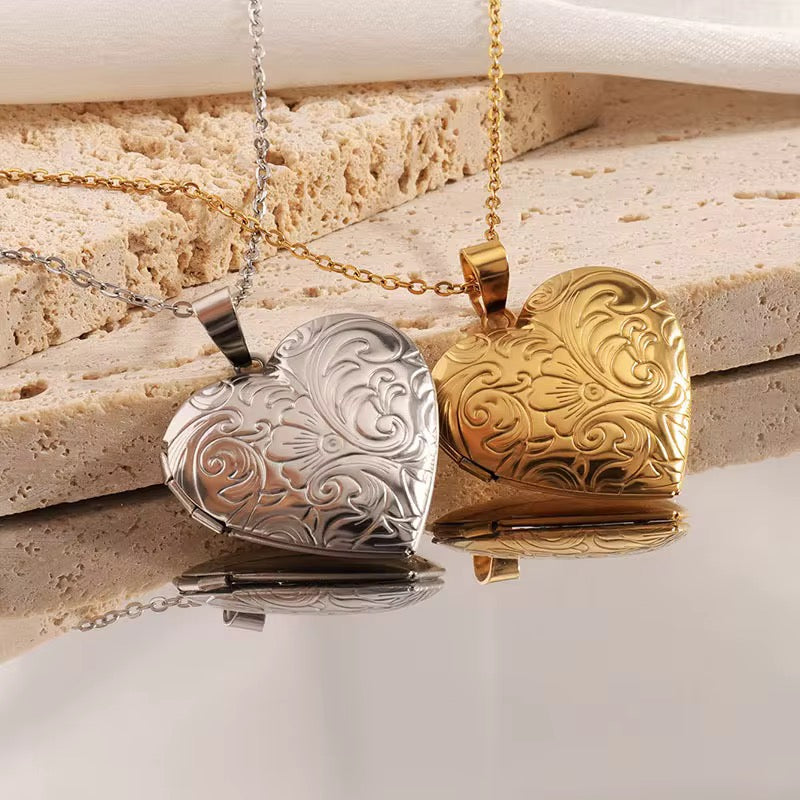 10668 Memories Necklace