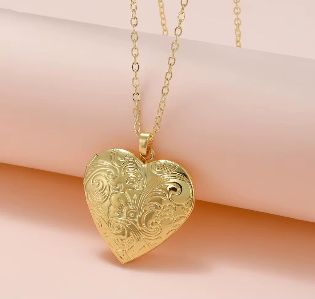 10668 Memories Necklace