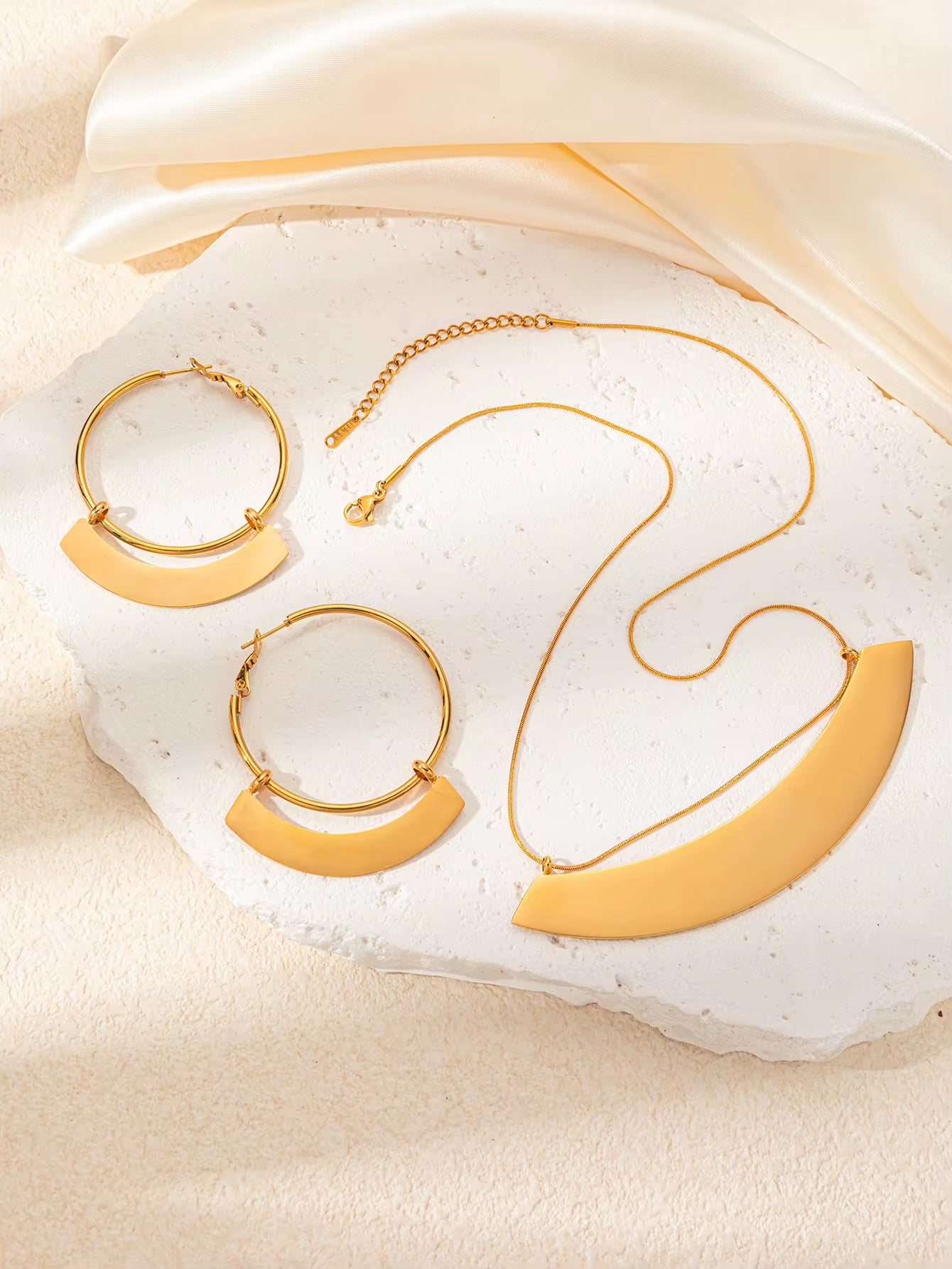10689 Gold Plated Necklace