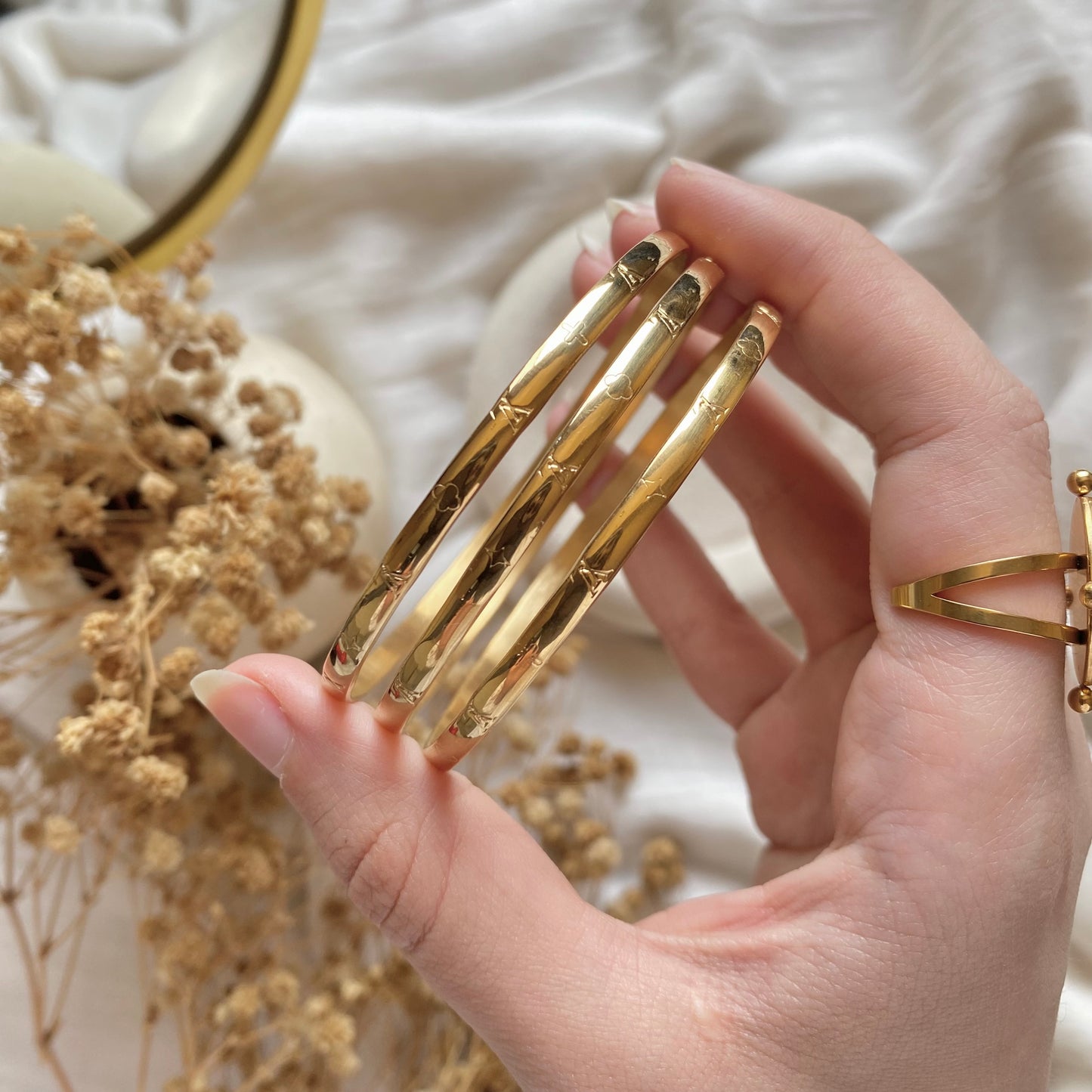20414 Gold Plated Bangle